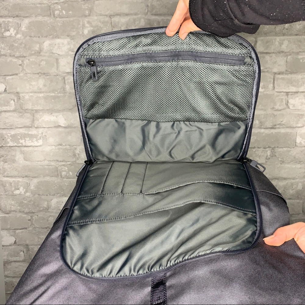 Lululemon Early Embark Backpack NWT Grey - Picture 8 of 16